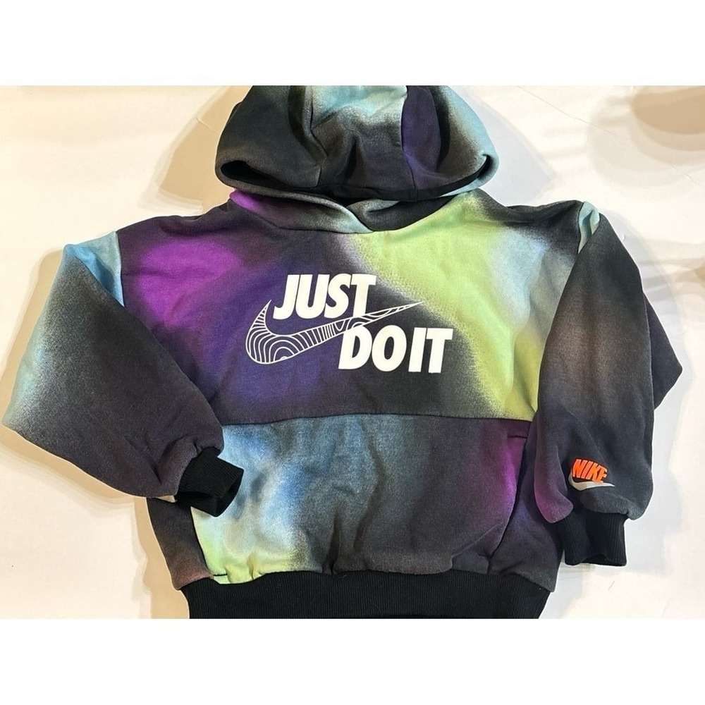 Nike Spray Paint Hoodie (7/ Youth Large)
